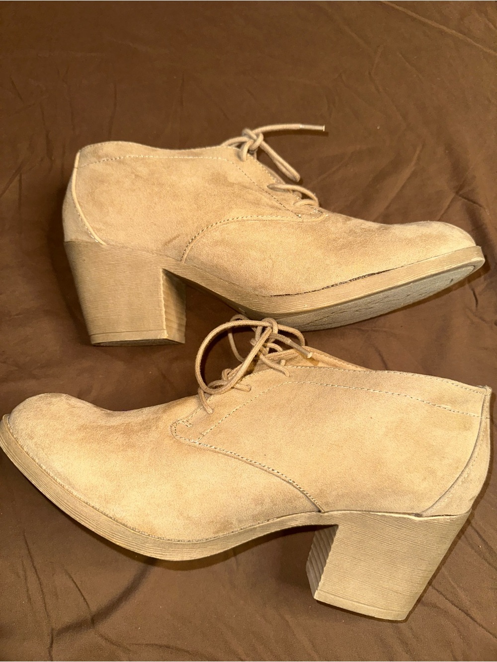Rocket Dog Women's Beige Suede Lace-Up Block Heel Booties